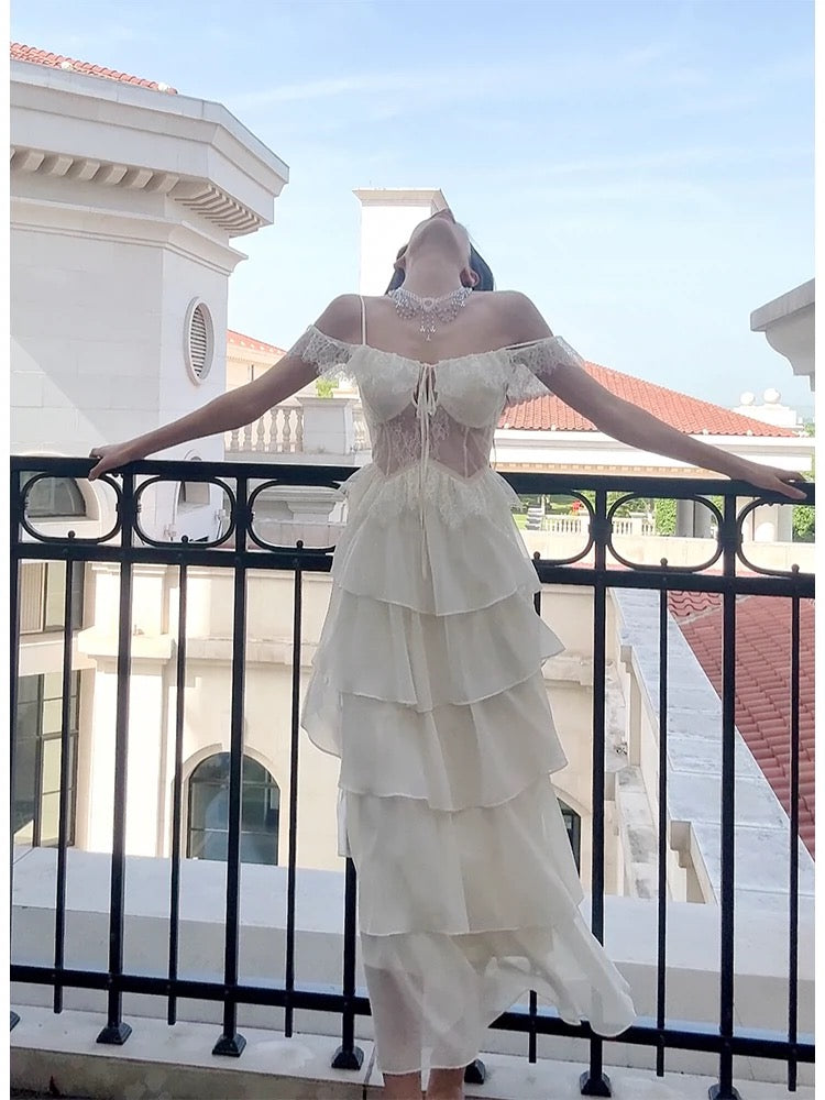 Robe de soirée longue trapèze en dentelle à volants et épaules dénudées J5617