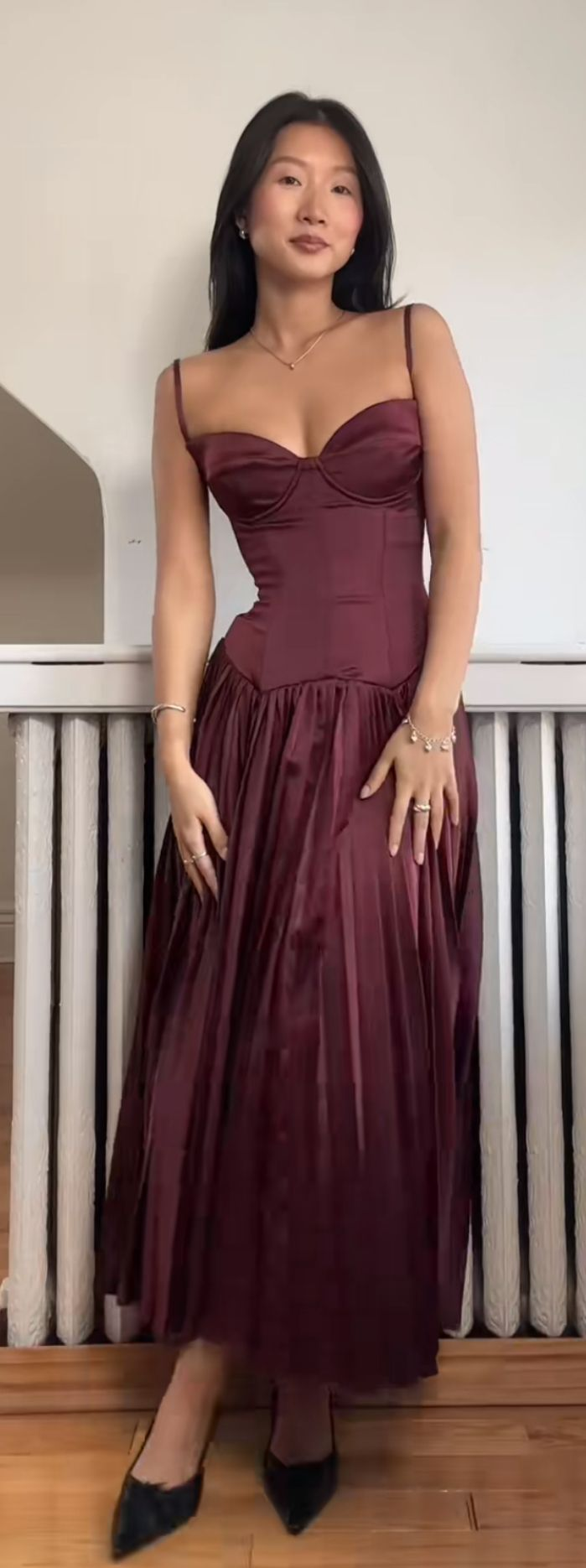 Burgunderrotes A-Linien-Ballkleid mit Spaghettiträgern und Satin-Abendkleid J5719
