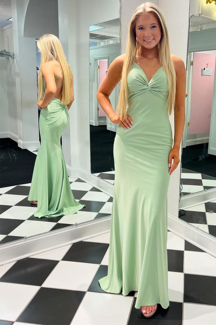 Langes Abendkleid im Meerjungfrau-Stil aus Satin in Grün J5798