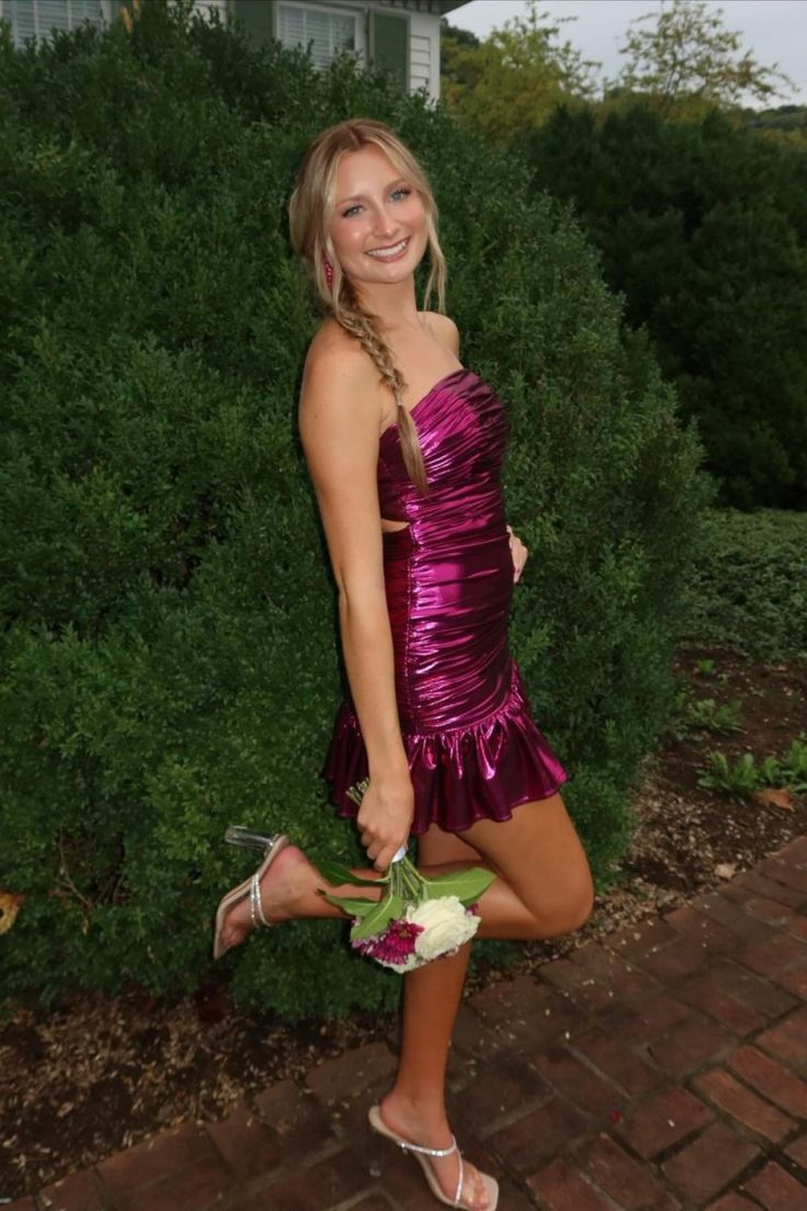 Etui-Linie Trägerlos Rüschen Plissee Kurzes Homecoming-Kleid J7546