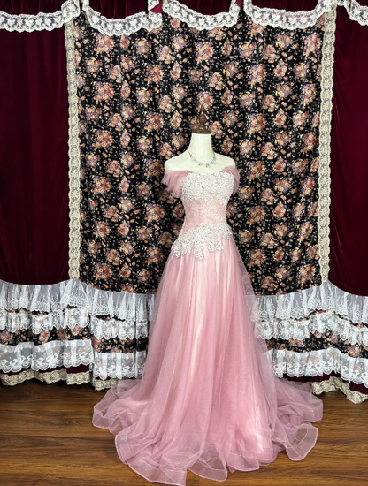 Robe de bal longue rose à épaules dénudées et appliques en tulle J8629