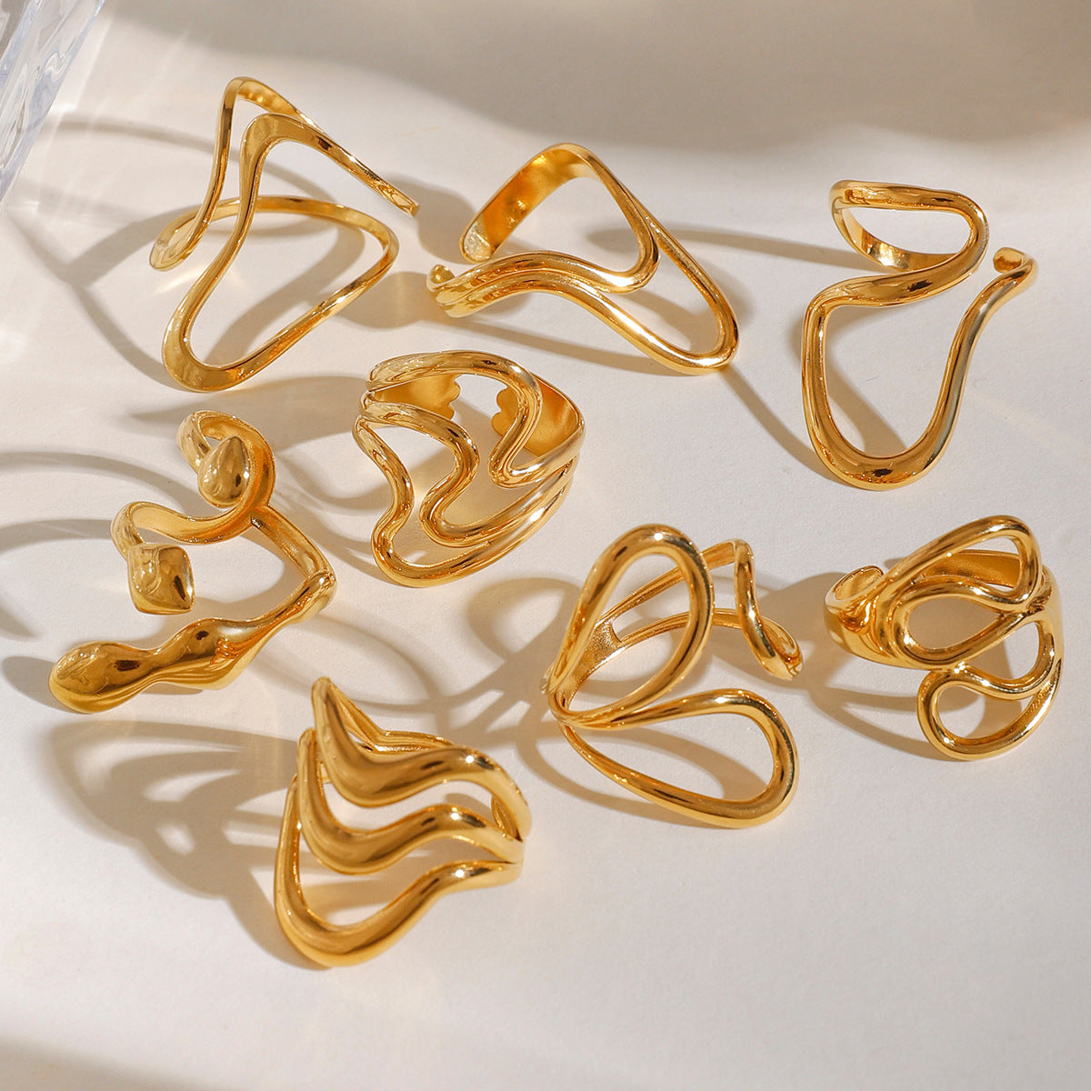 Bague ouverte en or creux à ligne irrégulière G12