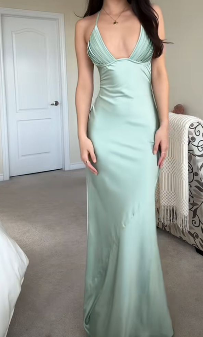 Robe de soirée longue en satin à bretelles spaghetti et col en V J8054