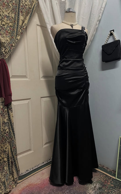 One Shoulder Applique Strap Long Prom Dress Black Formal Party Gown J8541