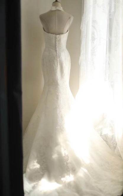 Neckholder-Brautkleid aus weißer Spitze, Meerjungfrau-Brautkleid J7982