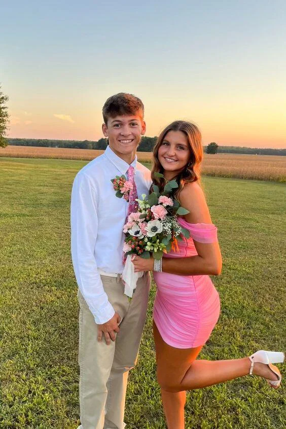 Rosa schulterfreies Etuikleid zum 17. Geburtstag, Heimkehrkleid J7439