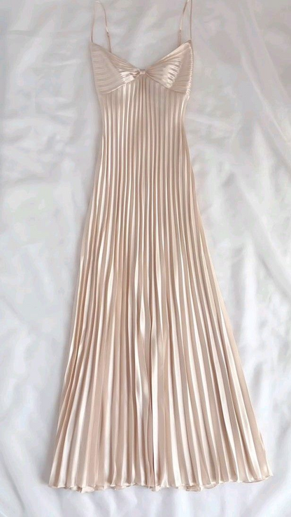 Robe de bal longue plissée à bretelles spaghetti champagne J8604