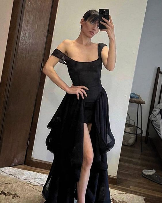 Off Shoulder A Line Black Tulle Ruffled Prom Dresses J2656