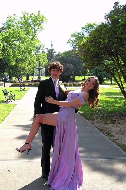 Schulterfreies, langes, violettes Ballkleid in A-Linie mit Schlitz 2510