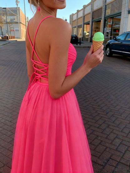 A-Linie-Abschlussballkleid aus Tüll mit V-Ausschnitt und Schlitz in Pink für Senioren-Abschlussballkleider 2109