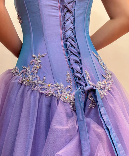 Robe de bal longue violette claire pour 16 ans, coupe trapèze, décolleté en cœur, J8548