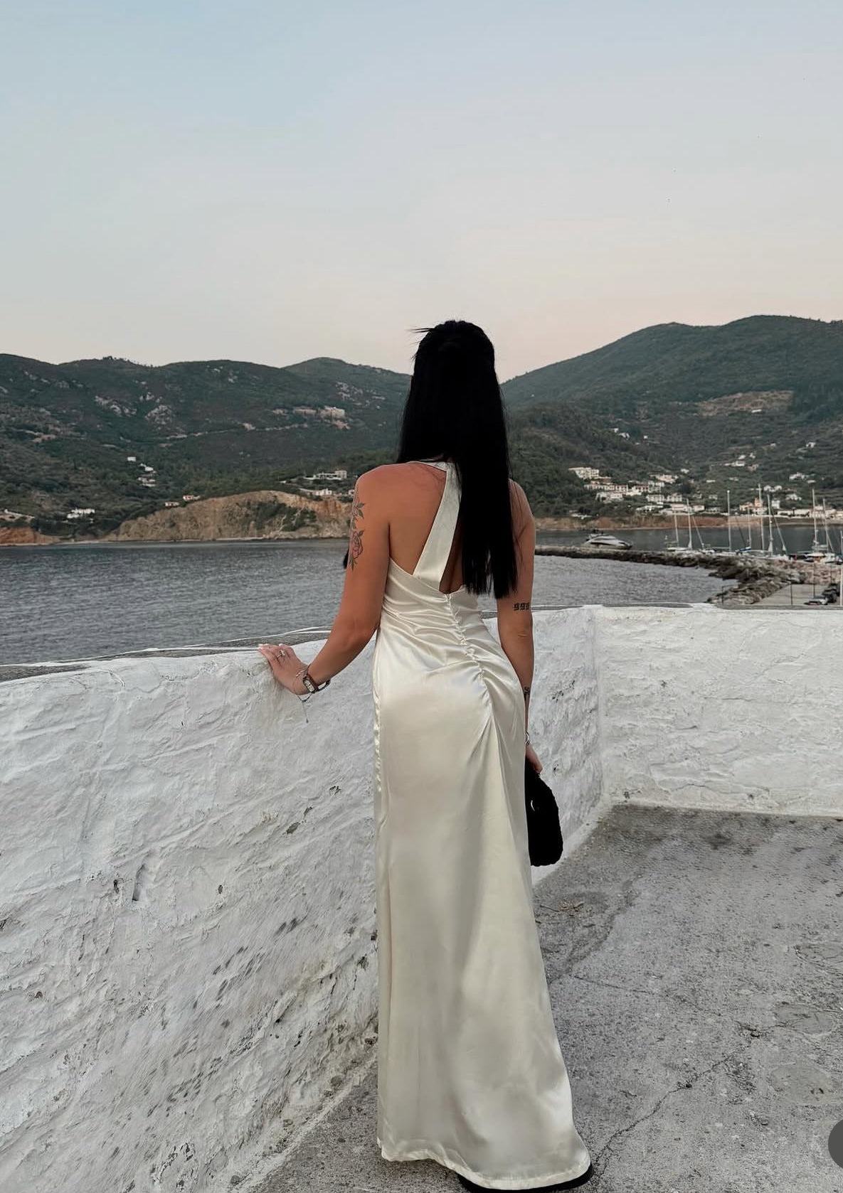 Robe de soirée longue sirène en satin ivoire J8013