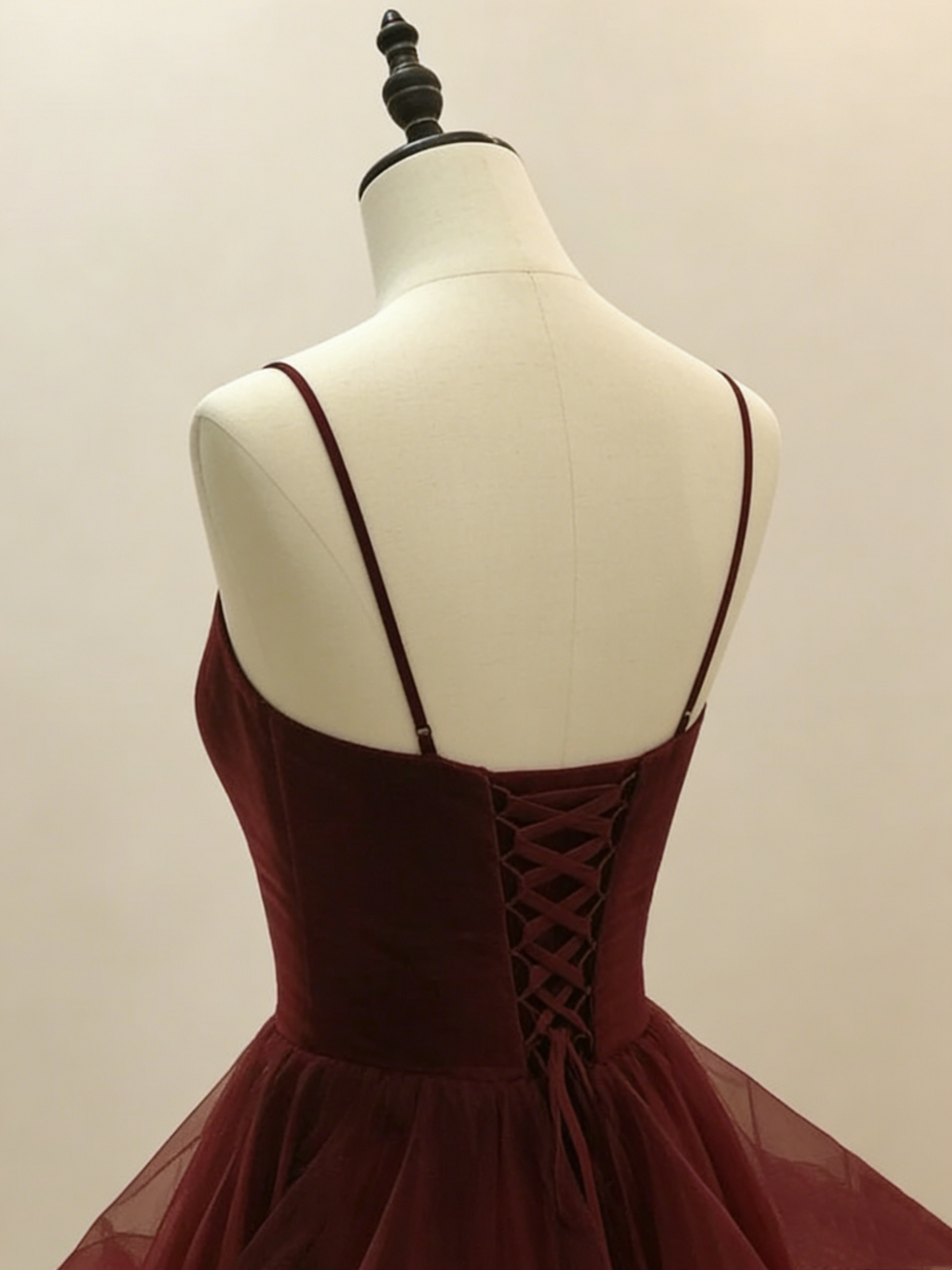 Spaghettiträger A-Linie Tüll Ballkleid Rüschen Burgunderrot Abendkleid 2312