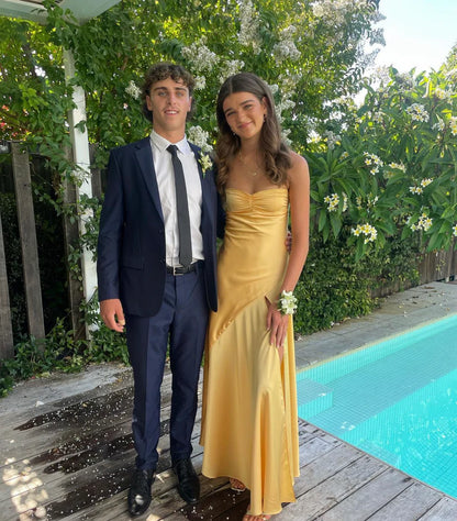 Langes, gelbes Etui-Ballkleid mit Spaghettiträgern und Schlitz 2453