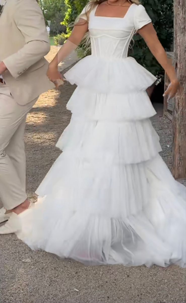 A Line White Tiered Long Wedding Dress Tulle Bridal Dress J8139