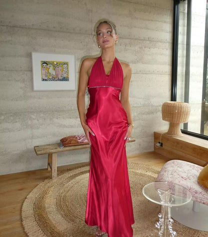 Robe de bal longue sirène rouge en satin à licou J2837