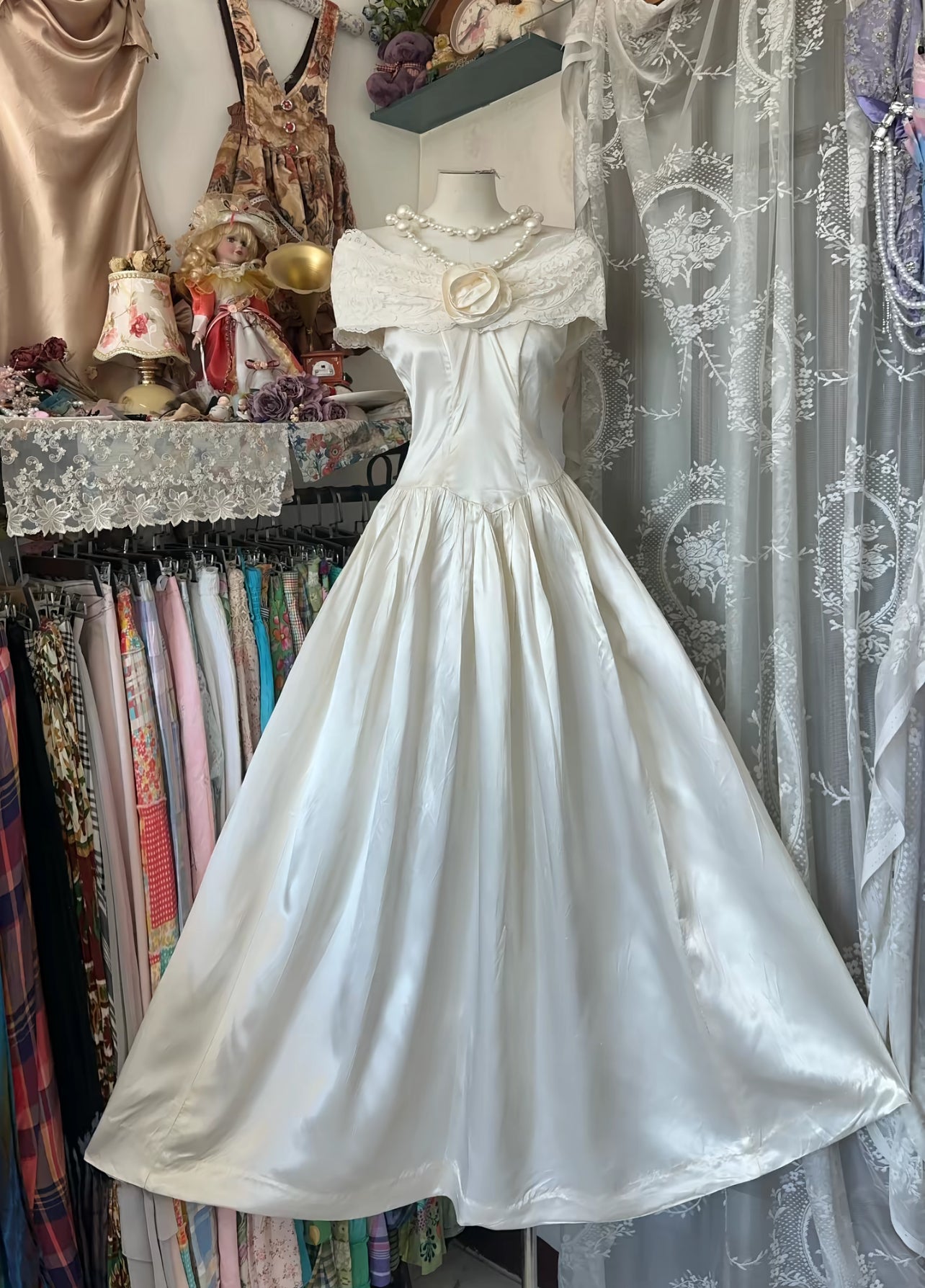 A Line Ivory Vintage Bridal Dress Satin Simple Wedding Dress J8520