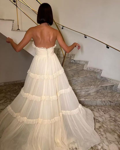 Trägerloses, beiges, langes Chiffon-Ballkleid in A-Linie J2926