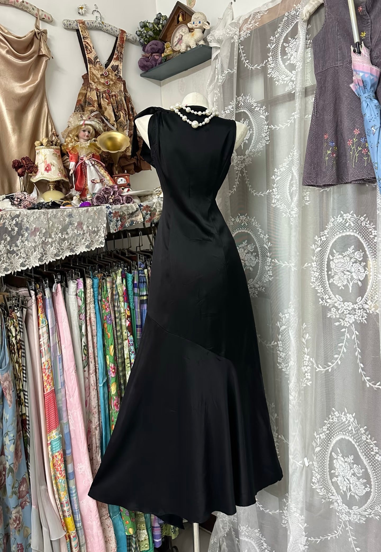 Robe de soirée sirène noire en satin J8533