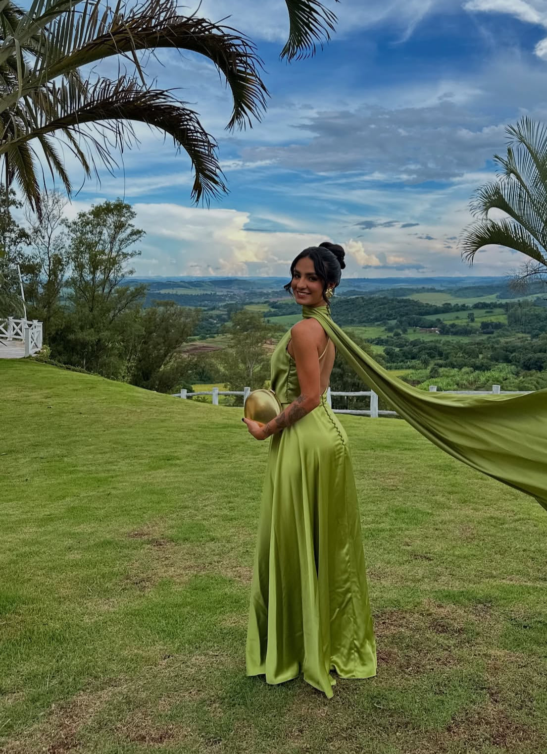 Robe de soirée formelle en satin vert coupe A pour invité de mariage J7015