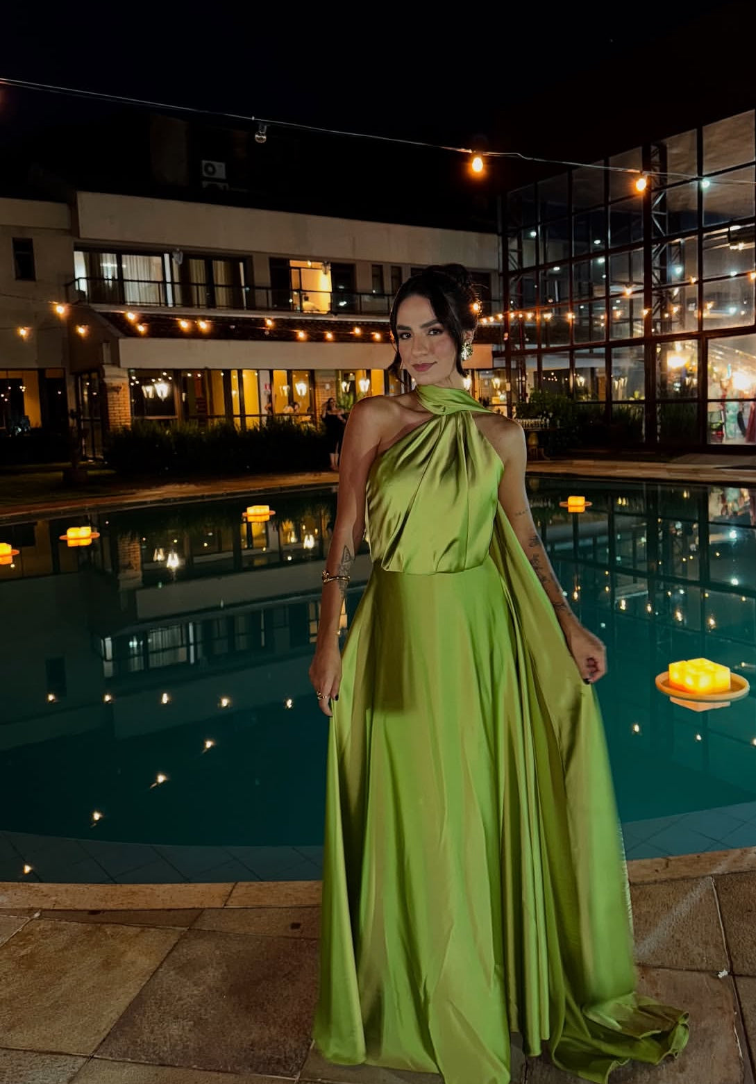 Robe de soirée formelle en satin vert coupe A pour invité de mariage J7015