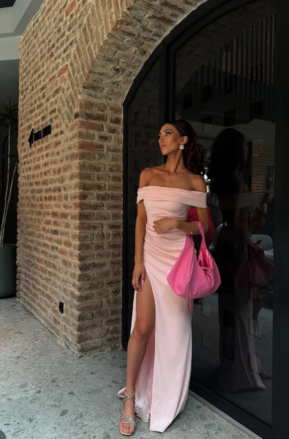 Schulterfreies rosa Etui-Ballkleid mit Schlitz, formelles Abendkleid J7158