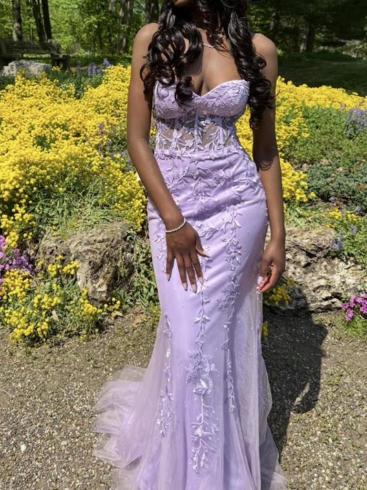 Robe de bal longue violet clair à décolleté en cœur, style sirène, avec appliques, J8397