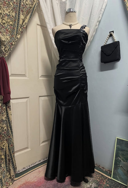 One Shoulder Applique Strap Long Prom Dress Black Formal Party Gown J8541