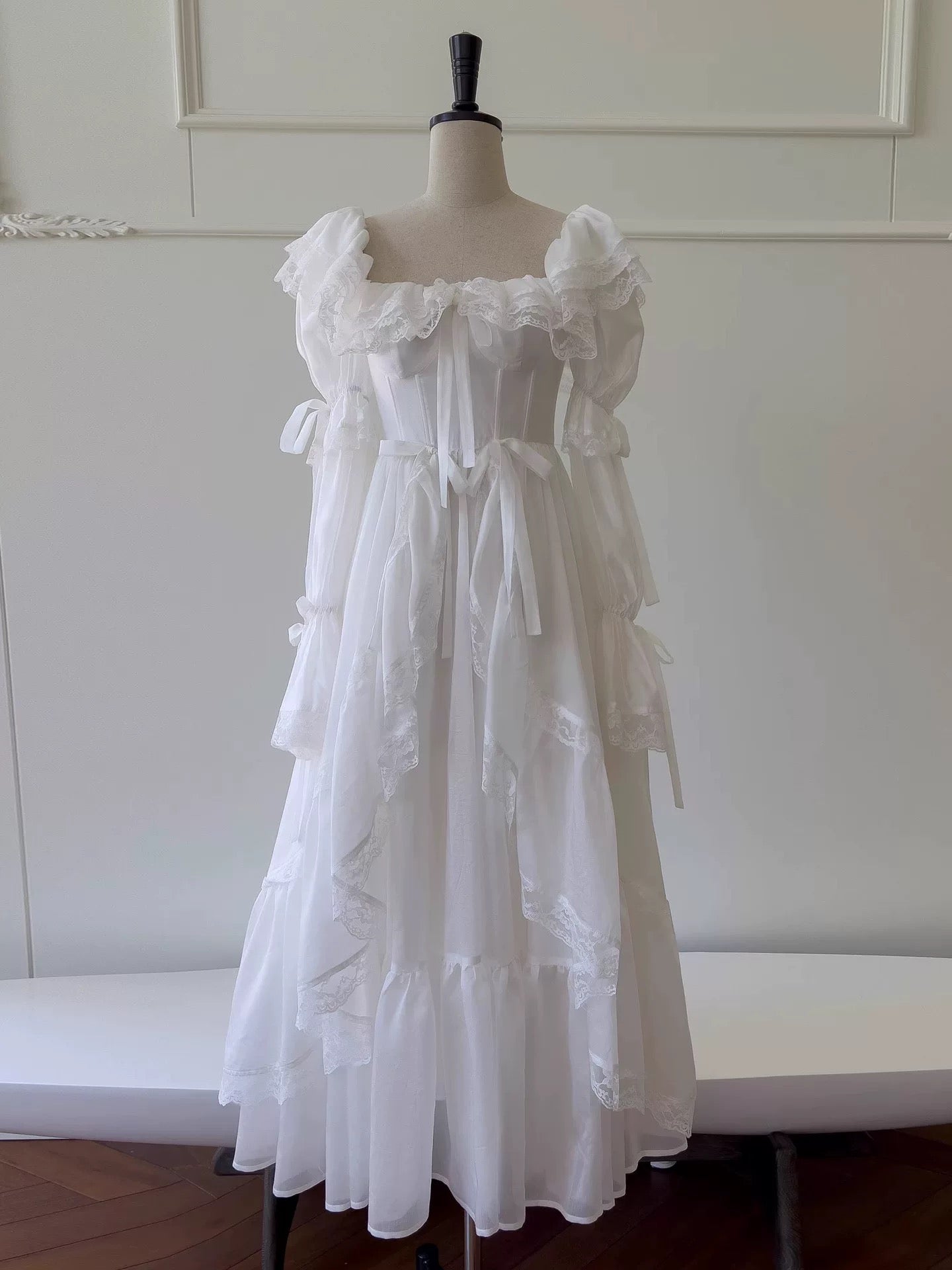 Robe longue de soirée ivoire trapèze en mousseline de soie et dentelle, robe d'anniversaire avec dentelle J8431