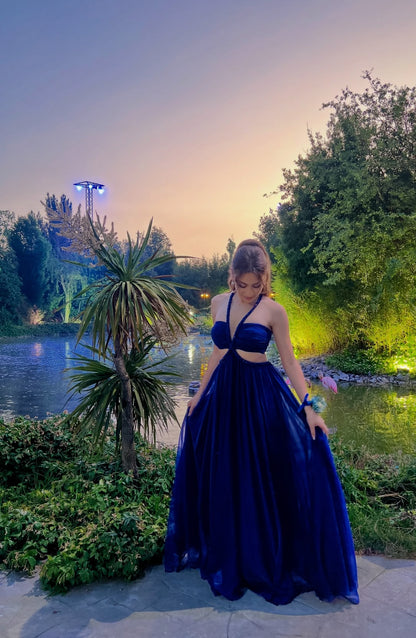 Robe de soirée sexy bleu roi à col licou et coupe trapèze pour invité de mariage J7150