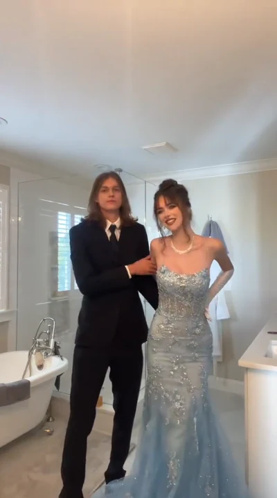 Robe de soirée sirène longue bleue en tulle avec appliques J8751