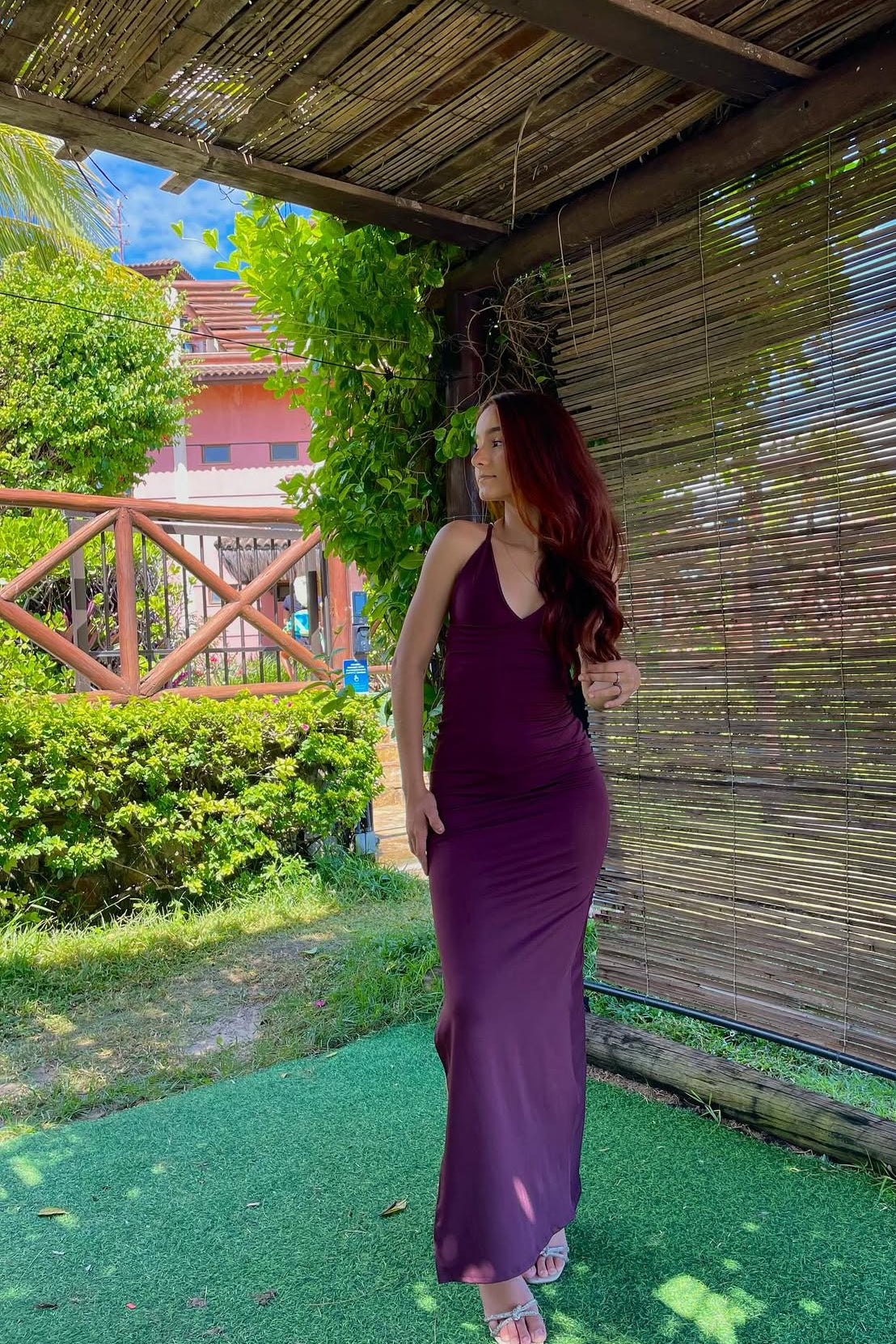 Robe de soirée sirène violette dos nu en satin J7769