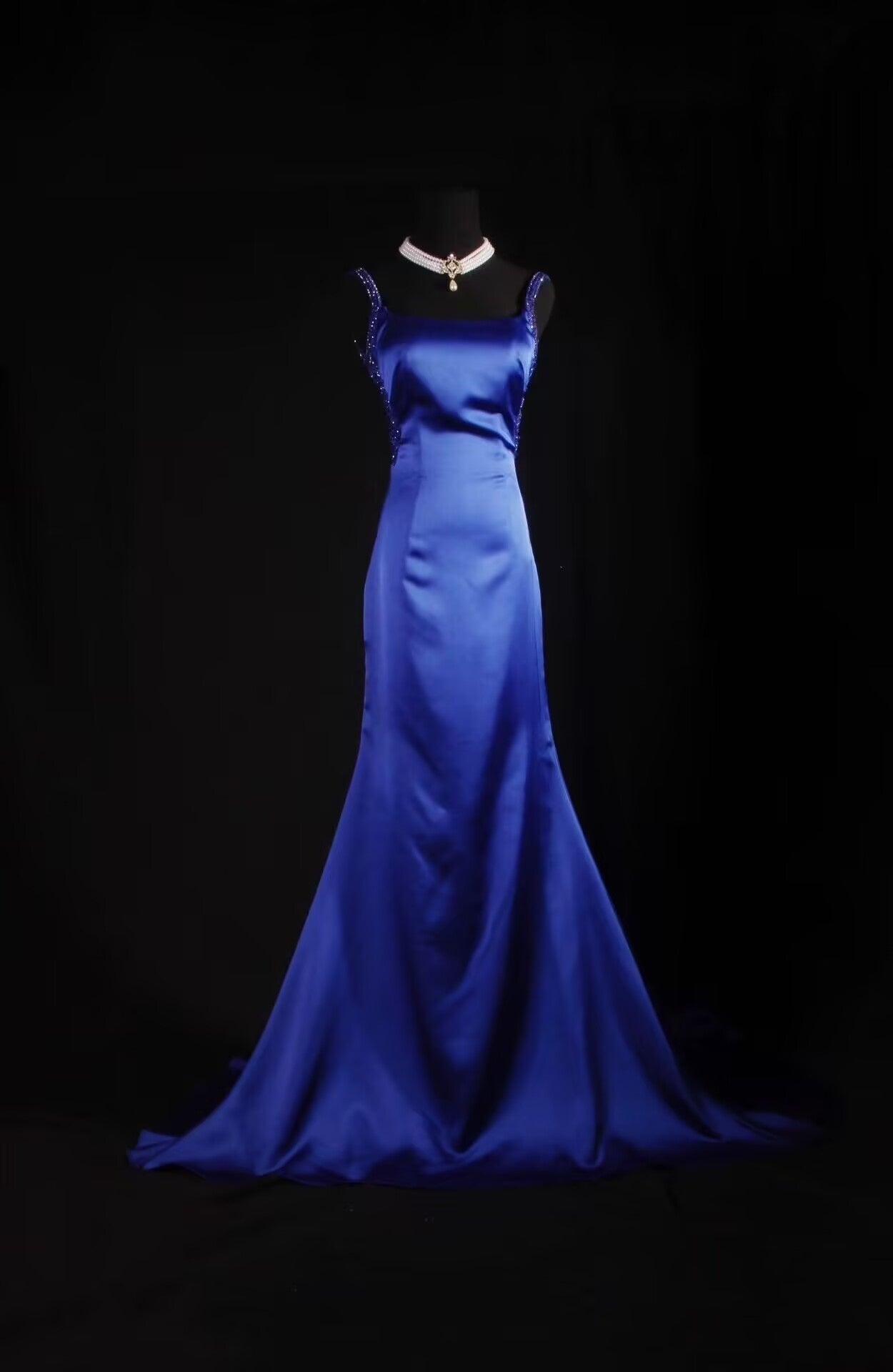 Robe de bal longue et élégante, dos nu, bleu roi, avec perles, J8048