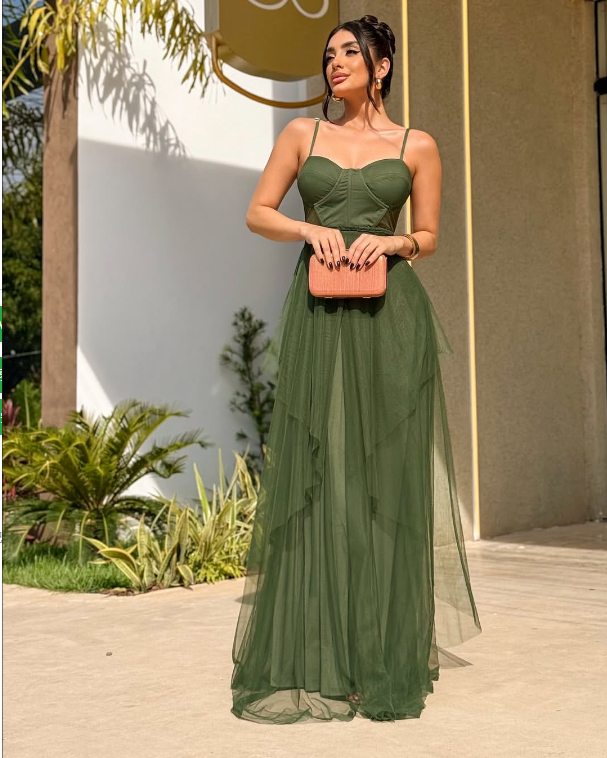 Robe de mariée en tulle vert à bretelles spaghetti J8023