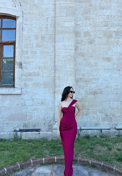 Robe de soirée fourreau asymétrique en satin pour invité de mariage J7151