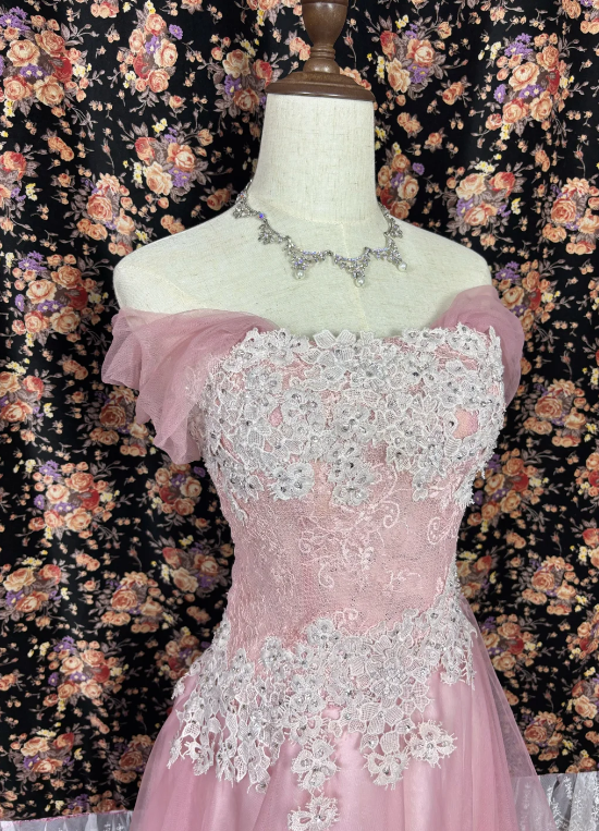 Robe de bal longue rose à épaules dénudées et appliques en tulle J8629
