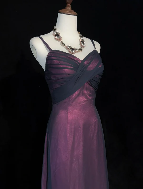 Robe de soirée longue coupe trapèze à bretelles spaghetti couleur raisin J7124