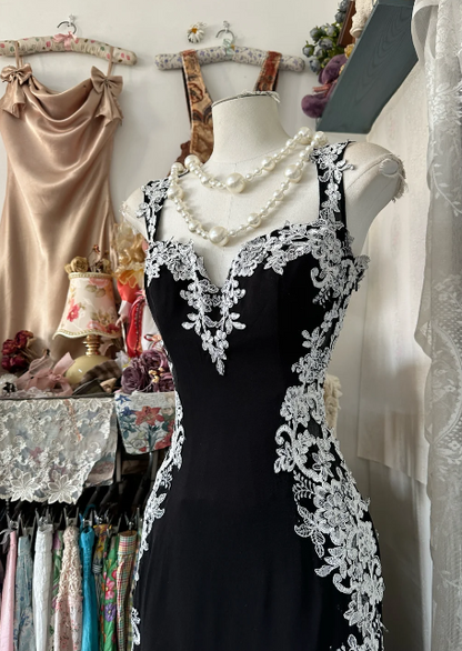 Robe de bal longue sirène noire avec appliques blanches J8666
