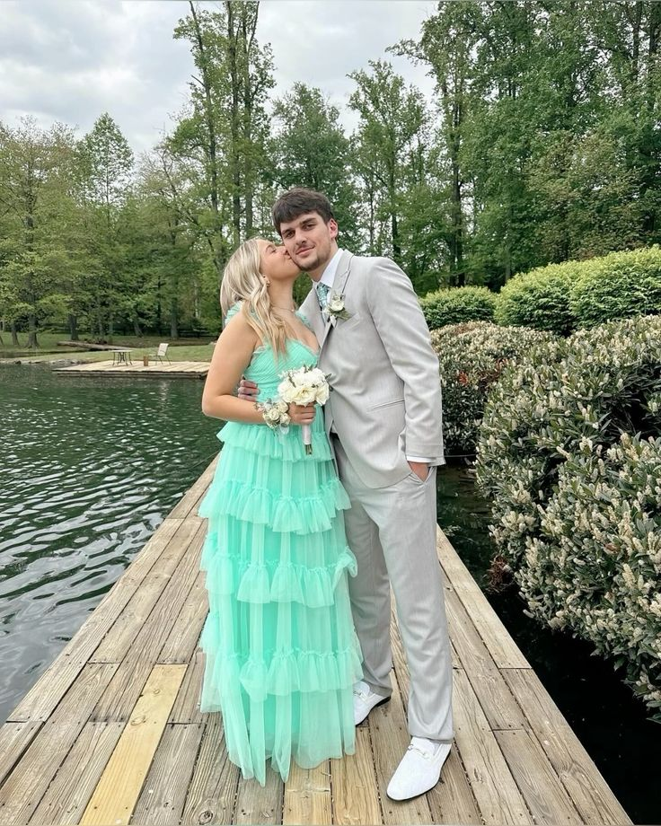 Robe de bal verte trapèze à volants, tenue de soirée formelle J5778