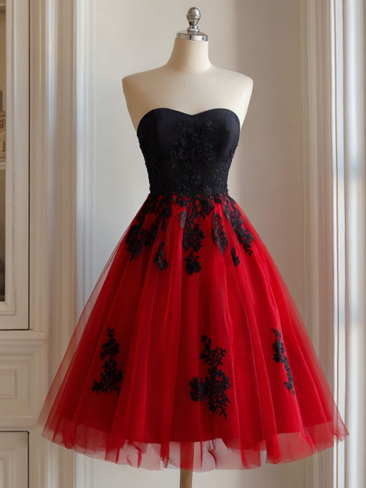Robe de soirée noire et rouge en tulle avec appliques en dentelle J8362