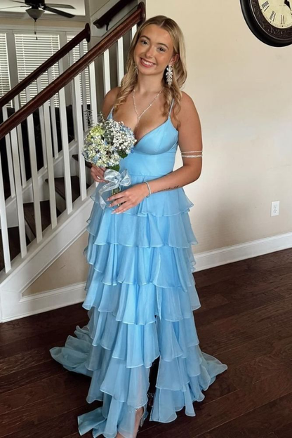 Robe de bal longue bleu clair à bretelles et volants, coupe trapèze, avec fente J5854