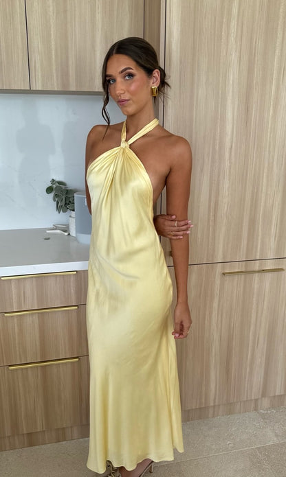 Robe de soirée fourreau jaune en satin à col licou J5891