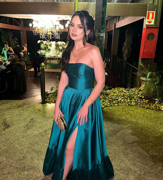 Trägerloses grünes Satin-Ballkleid mit Schlitz, formelles Abendkleid J5897