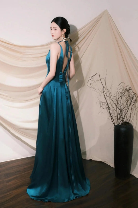 Robe de soirée longue en satin à col en V et coupe trapèze J8383