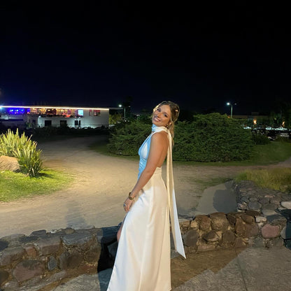 Robe de soirée en satin à col en V et fente J5904