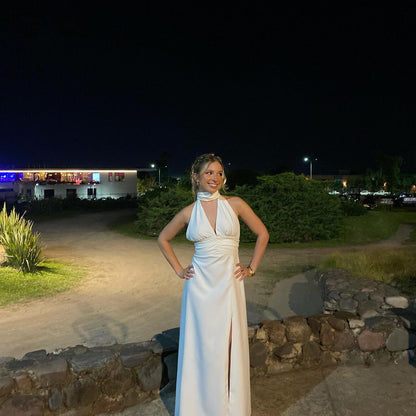 Robe de soirée en satin à col en V et fente J5904
