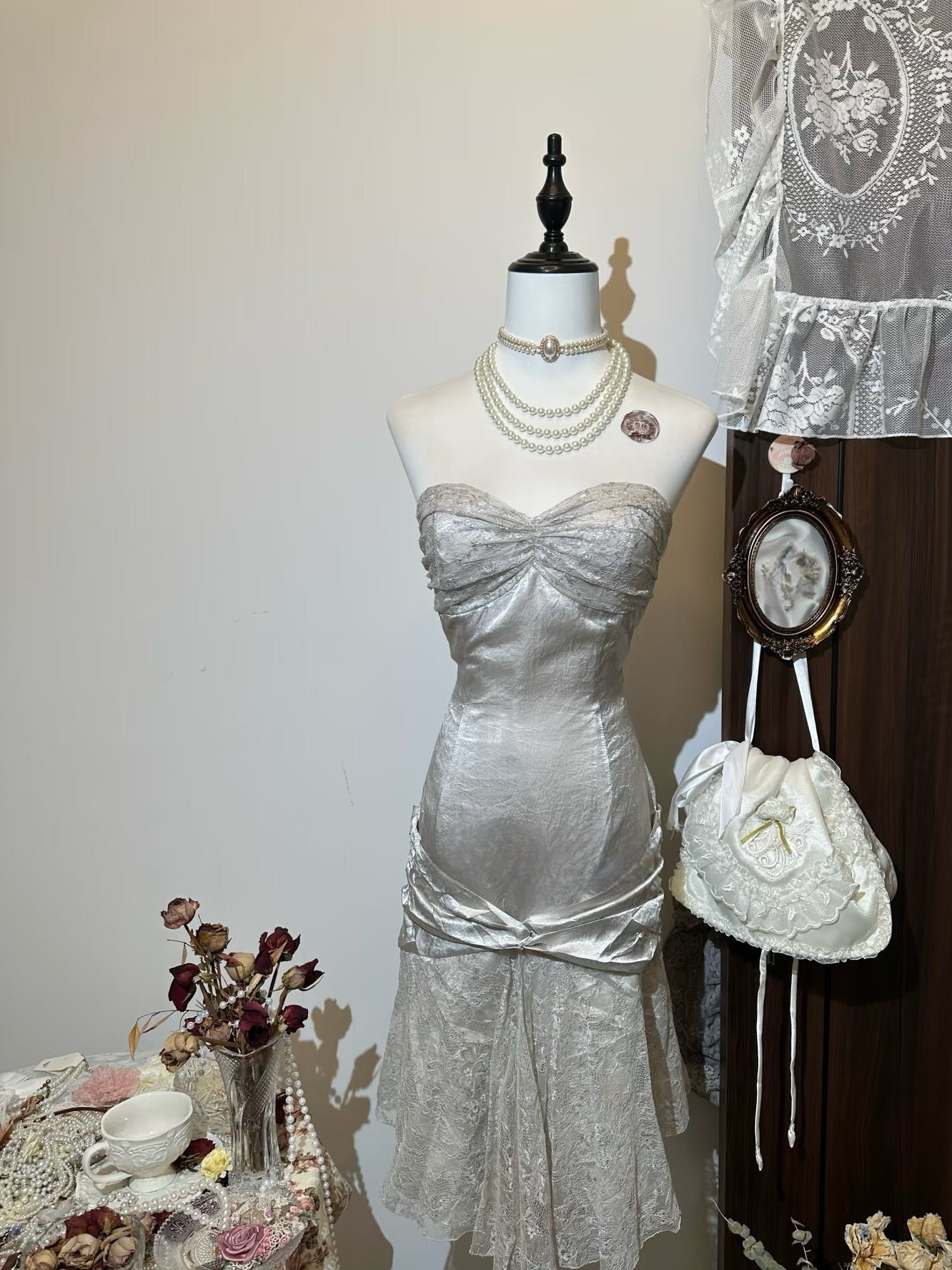 Robe sirène argentée en dentelle et satin, tenue d'anniversaire J7988