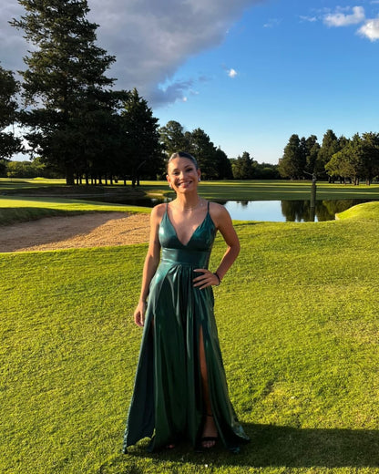 Robe de bal longue verte à col en V et dos nu J5918