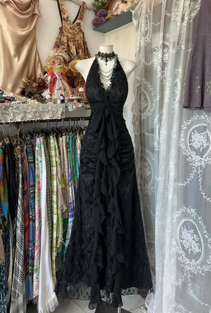 Robe de bal longue noire à col en V et dos nu en dentelle J5943