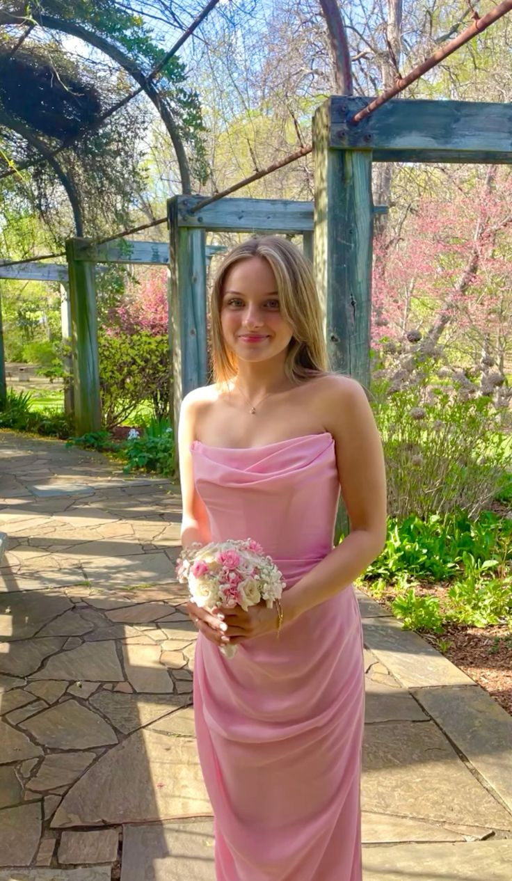 Robe de soirée longue fendue en mousseline de soie rose J5956